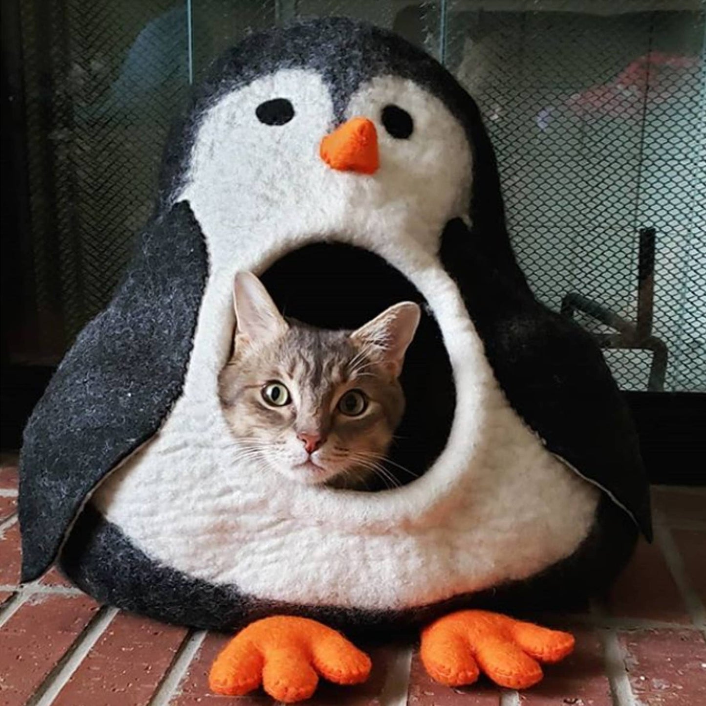 Penguin Curl Up Wool Pet Cave